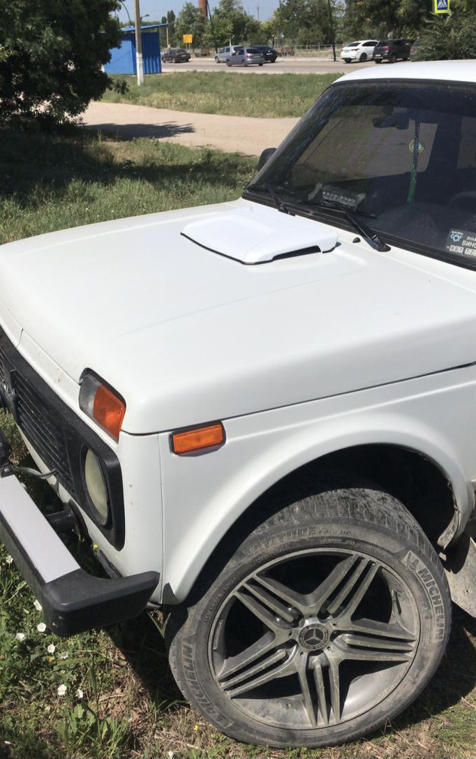Установка накладок вентиляции салона фирмы АПС — Lada 4x4 5D, 1,7 л ...