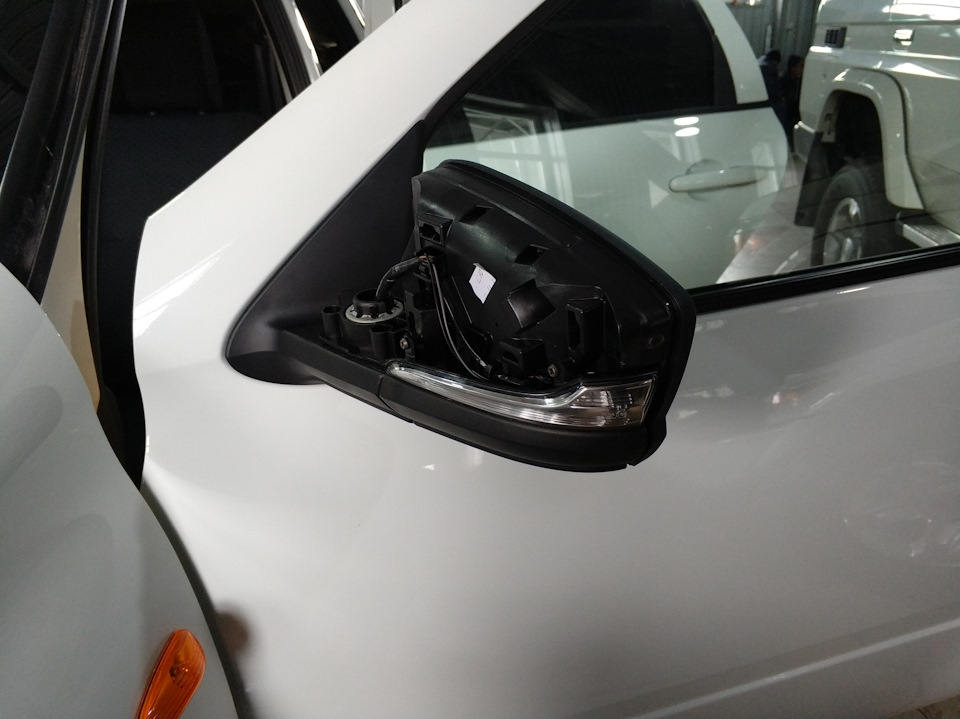 Установка электро-зеркал — Lada Гранта (1G), 1,6 л, 2014 года ...