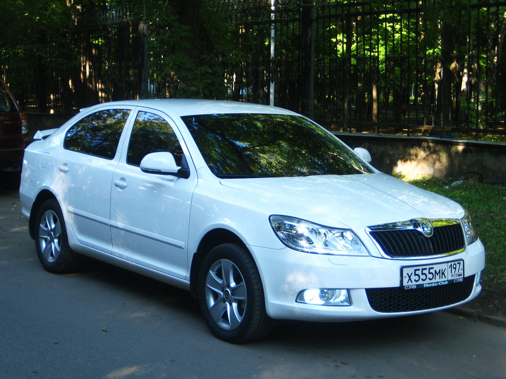 Тонировка лобового стекла — Skoda Octavia A5 Mk2, 1,8 л, 2011 года |  нарушение ПДД | DRIVE2