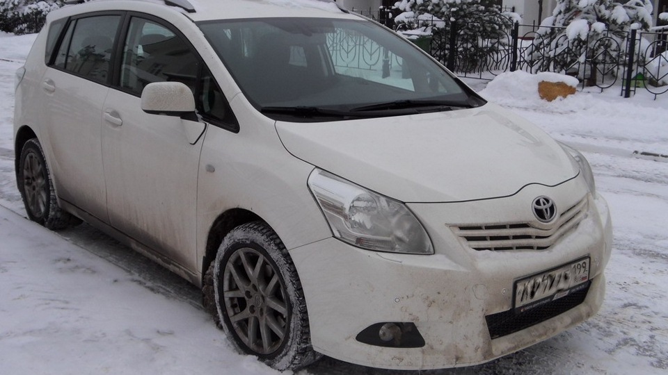 Авито тойота бу самара. Тойота версо 2014 белая зимой. Toyota Verso 1.8 бензин. Разбитый Тойота версо. Версо Иваново.