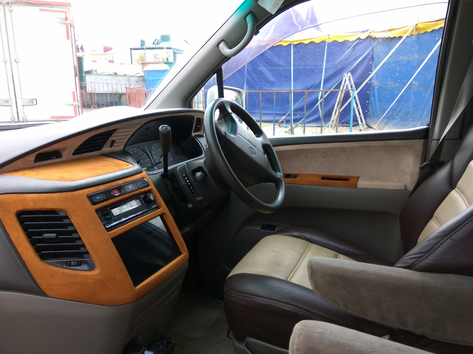 Nissan elgrand 50. Nissan Elgrand e50. Эльгранд е50 салон. Nissan Elgrand 2000 салон.