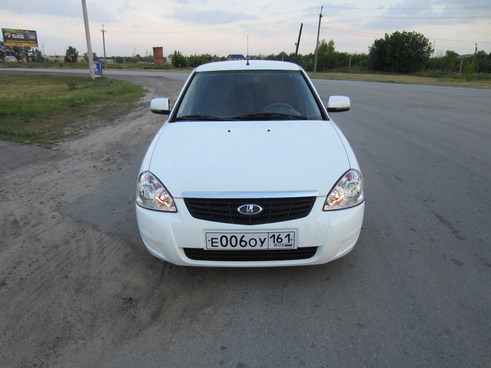 Фото фронта и посадка — Lada Приора хэтчбек, 1,6 л, 2012 года ...