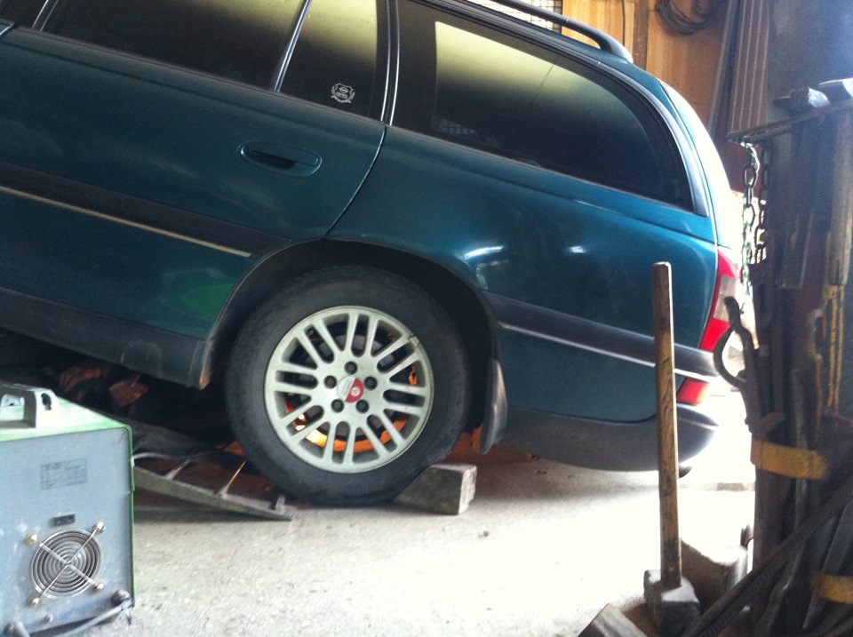 Конденсат в выхлопной — Opel Omega B, 2 л, 1994 года | визит на сервис ...