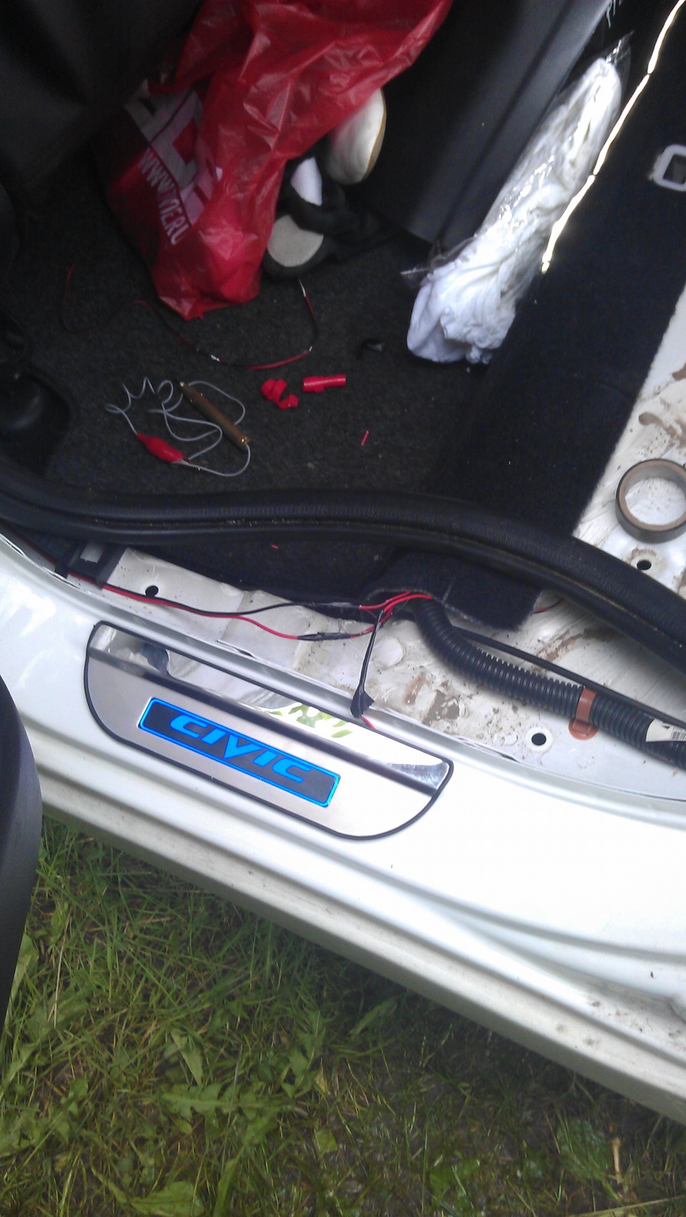 Светящиеся накладки на пороги — Honda Civic 4D (8G), 1,8 л, 2007 года ...