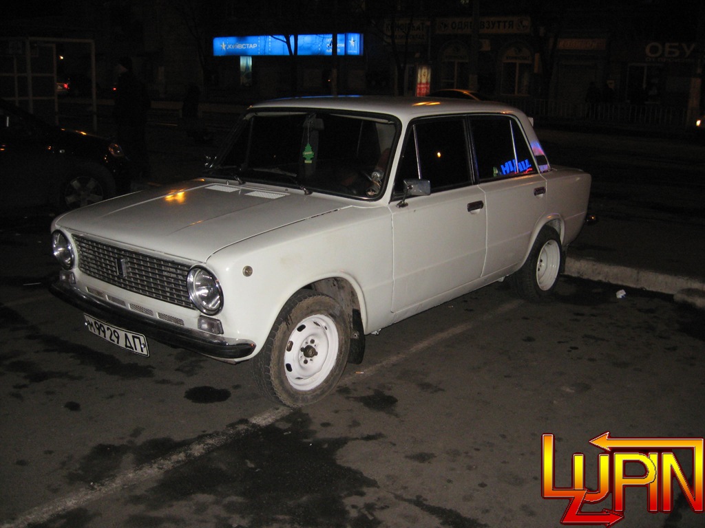 Пока прогреется мой зверь закрою гаража я дверь =) — Lada 21011, 1,6 л,  1976 года | обкатка | DRIVE2