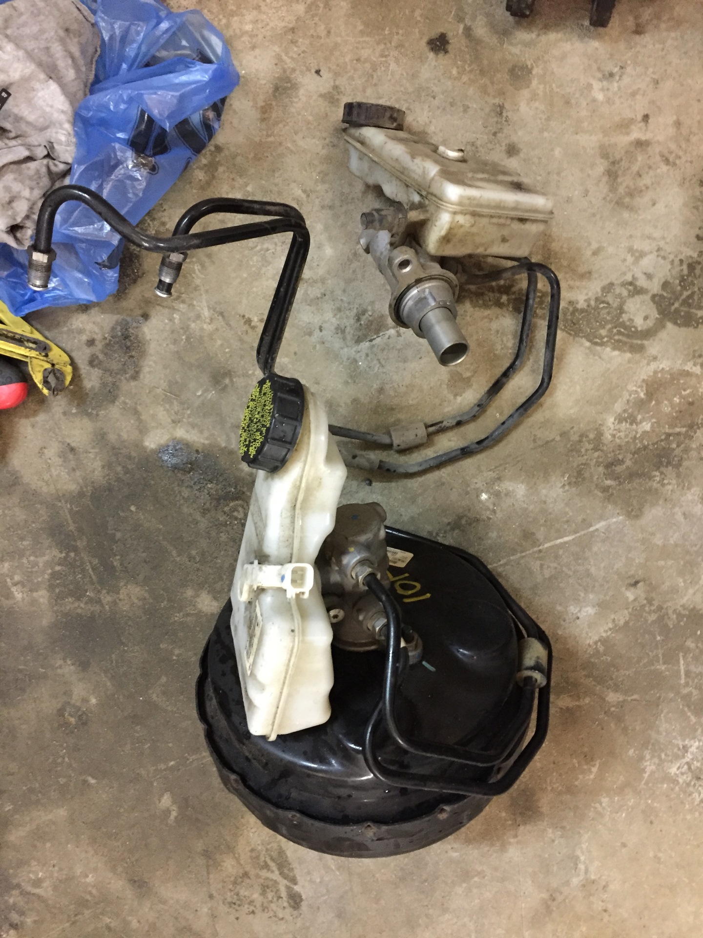 Замена вакуумника и задних тормозов - Ford Focus II Sedan, 2,5 л, 2007 года свои