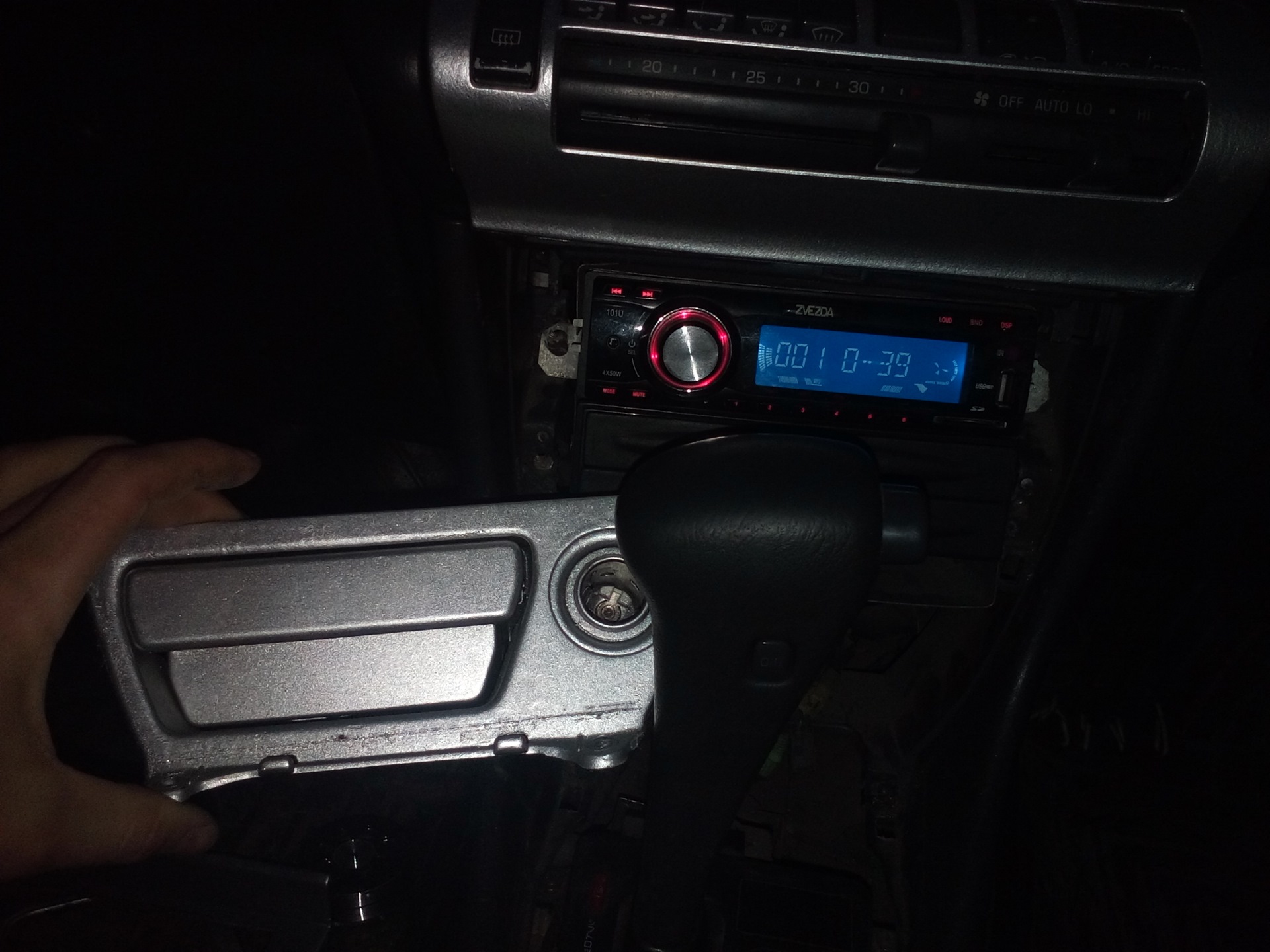 Подключение сабвуфера. Разбор цетральной консоли. — DRIVE2