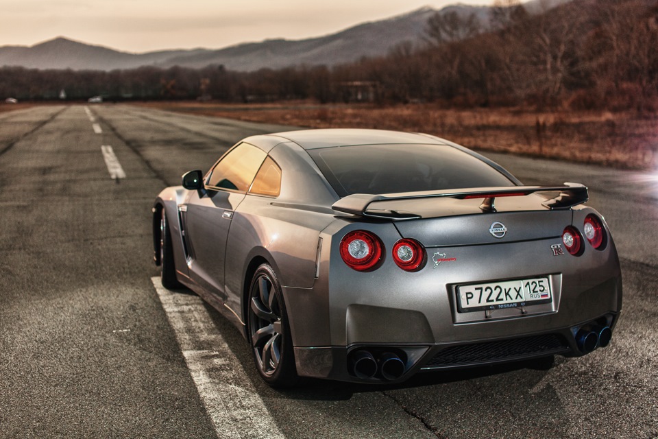 Nissan GTR r35 Спанч Боб