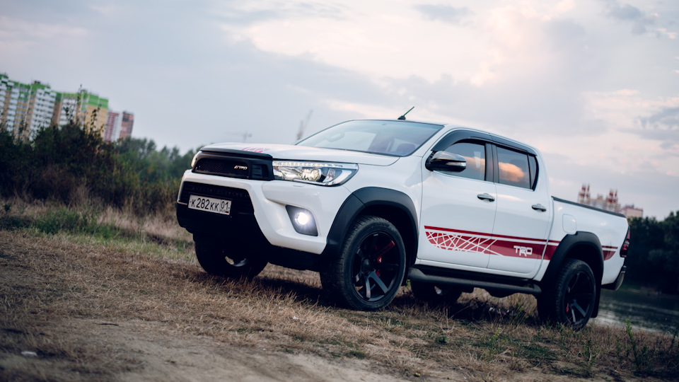 фары toyota hilux pick up ln 167 фары toyota hilux pick up ln 167