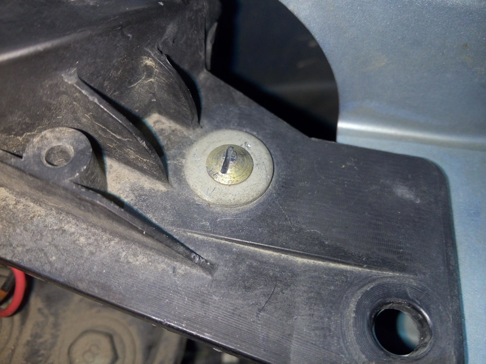 Мытье фары изнутри и переделка фар под американский свет. — Mazda ...