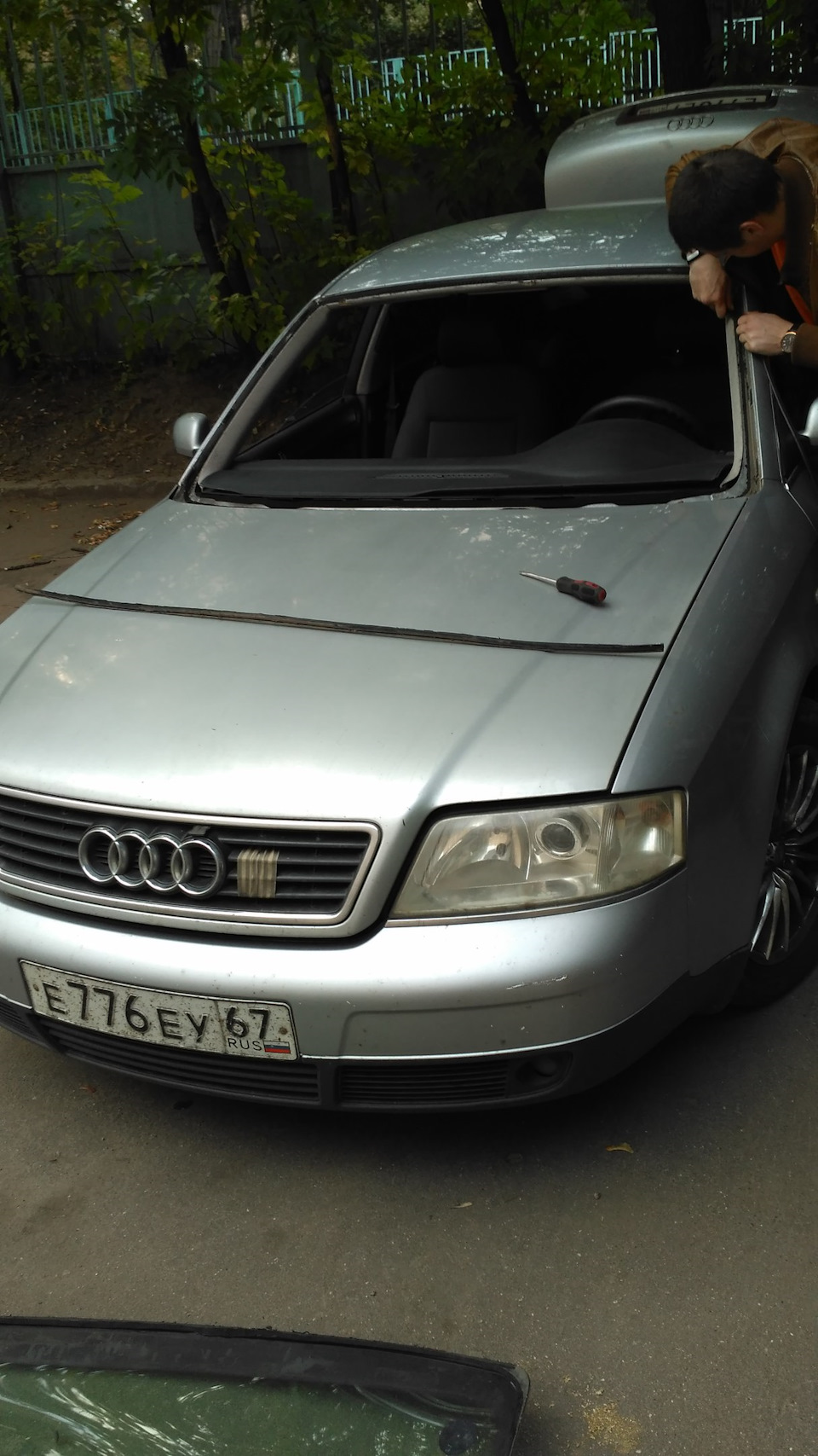 срезаю герметик — Audi A6 (C5)