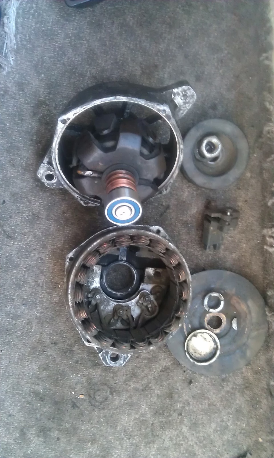 Гудят подшипники Гены. Мерцает всё освещение. — Peugeot 309, 1,4 л ...