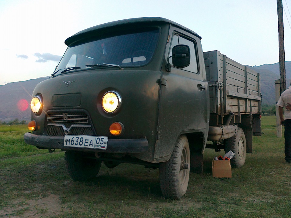 Уазик головастик. ГАЗ на УАЗ 3303. УАЗ 3303-01. УАЗ 3303, 1998. УАЗ 3303 спереди ПТФ.