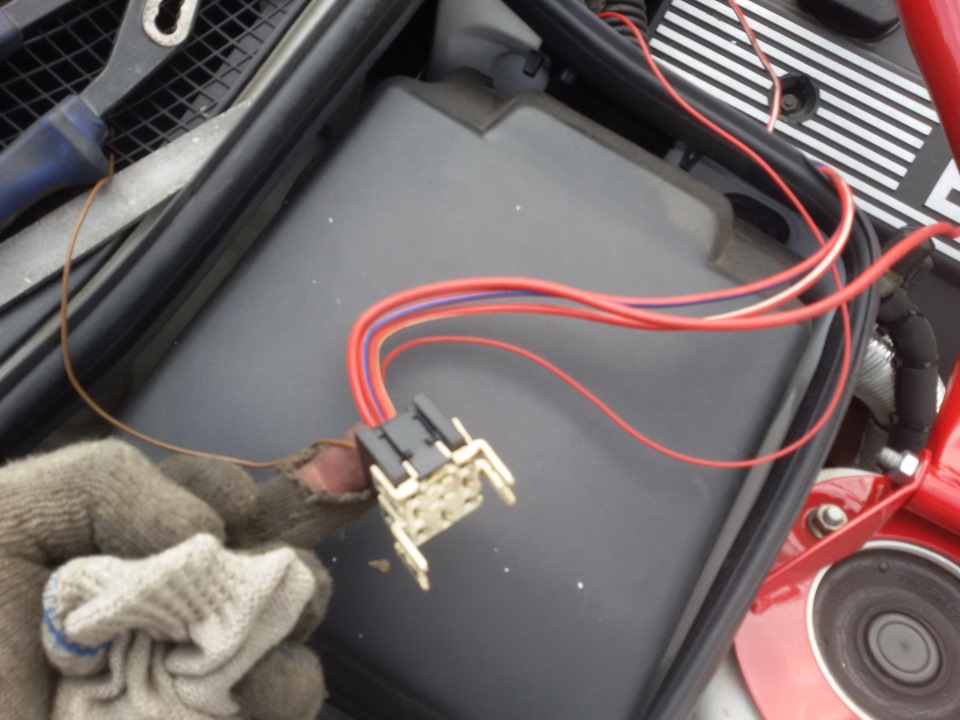 4 — BMW 5 series (E34)