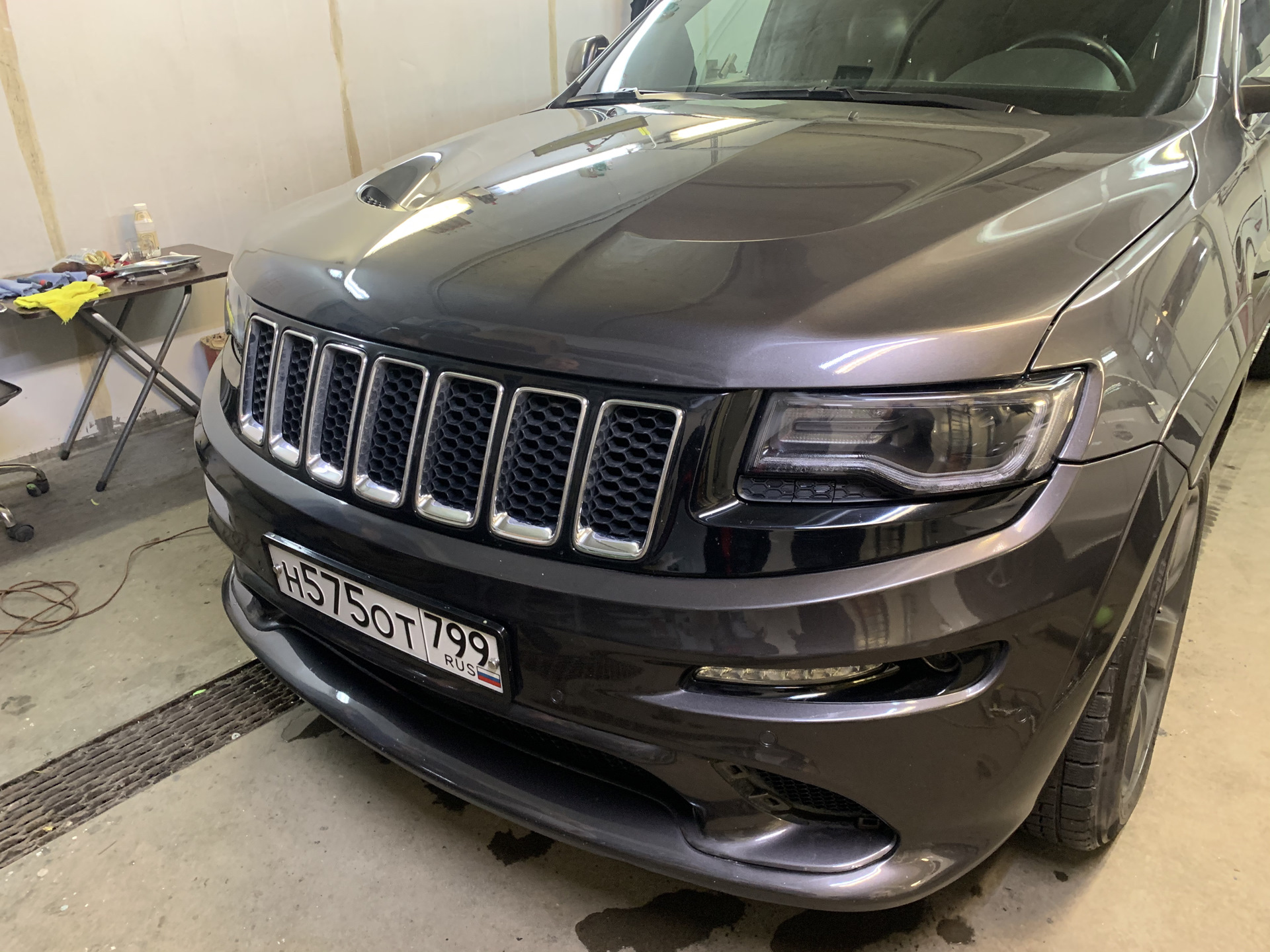 Grand Cherokee srt8 карбоновые накладки