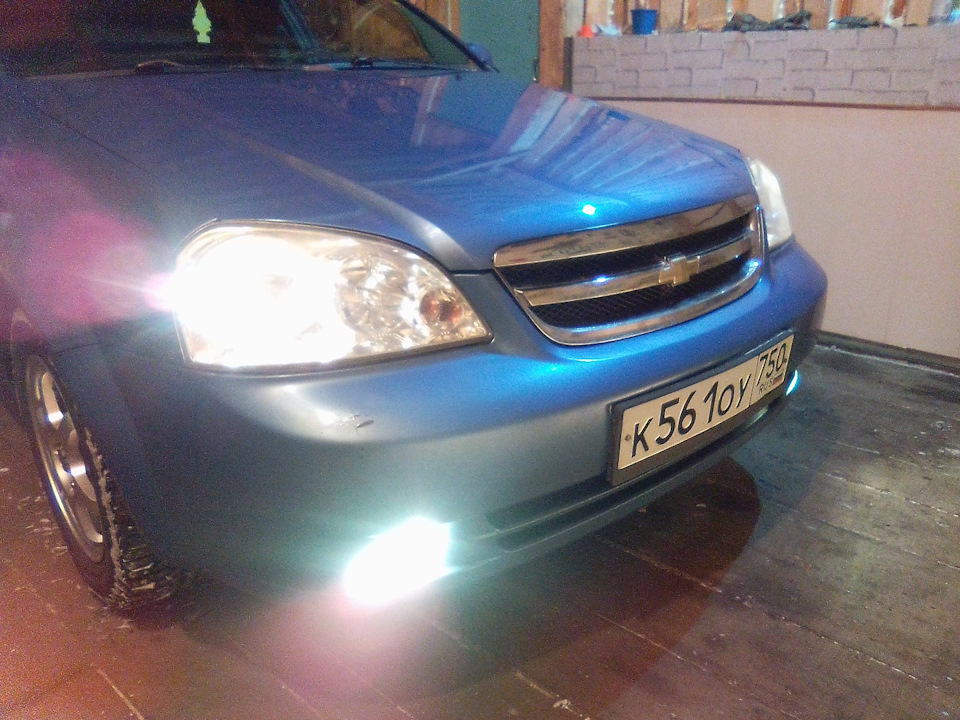 Противотуманные фары лачетти седан. Chevrolet Lacetti ПТФ led. Chevrolet Lacetti лед в туманки. Шевроле Лачетти галоген. Лачетти с новыми туманками.