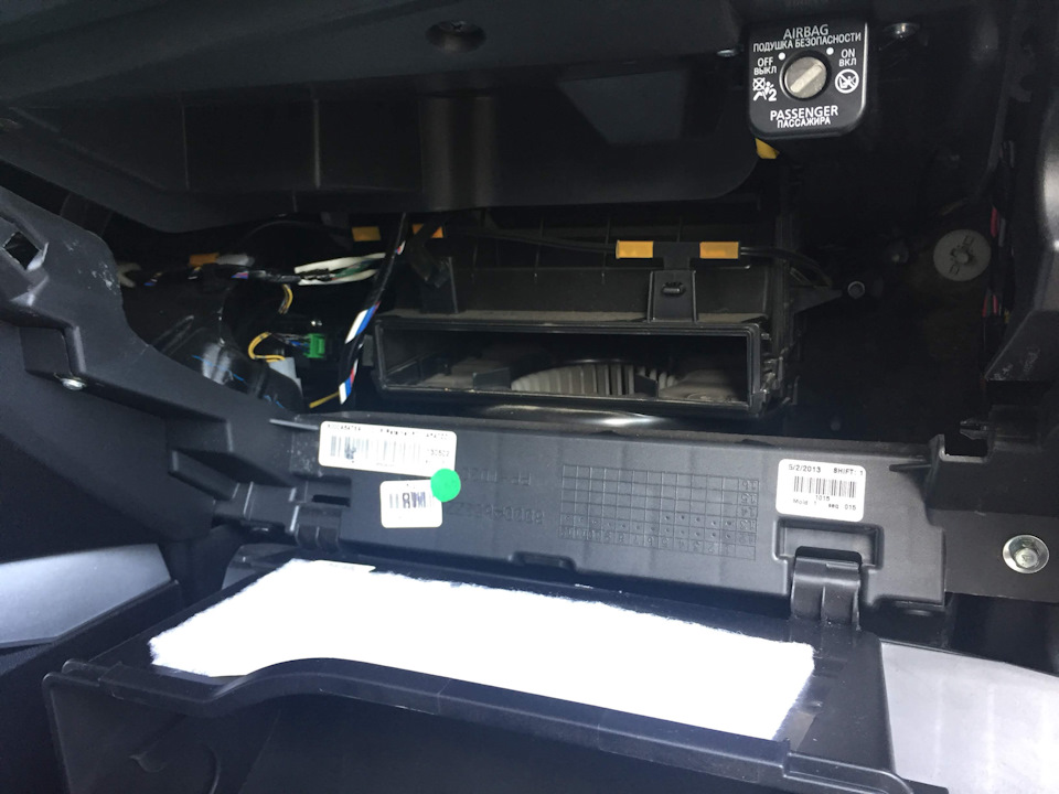 Замена салонного фильтра — Mitsubishi ASX, 1,6 л, 2014 года | плановое ...