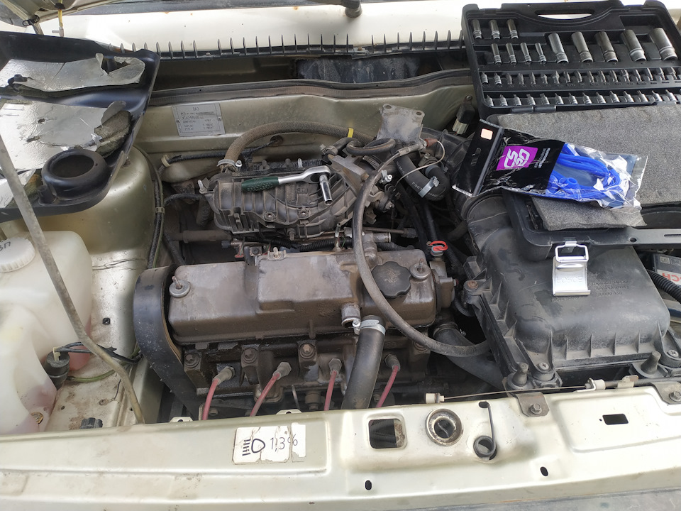 Замена прокладки клапанной крышки и салонного фильтра — LADA 2115, 1,6 ...