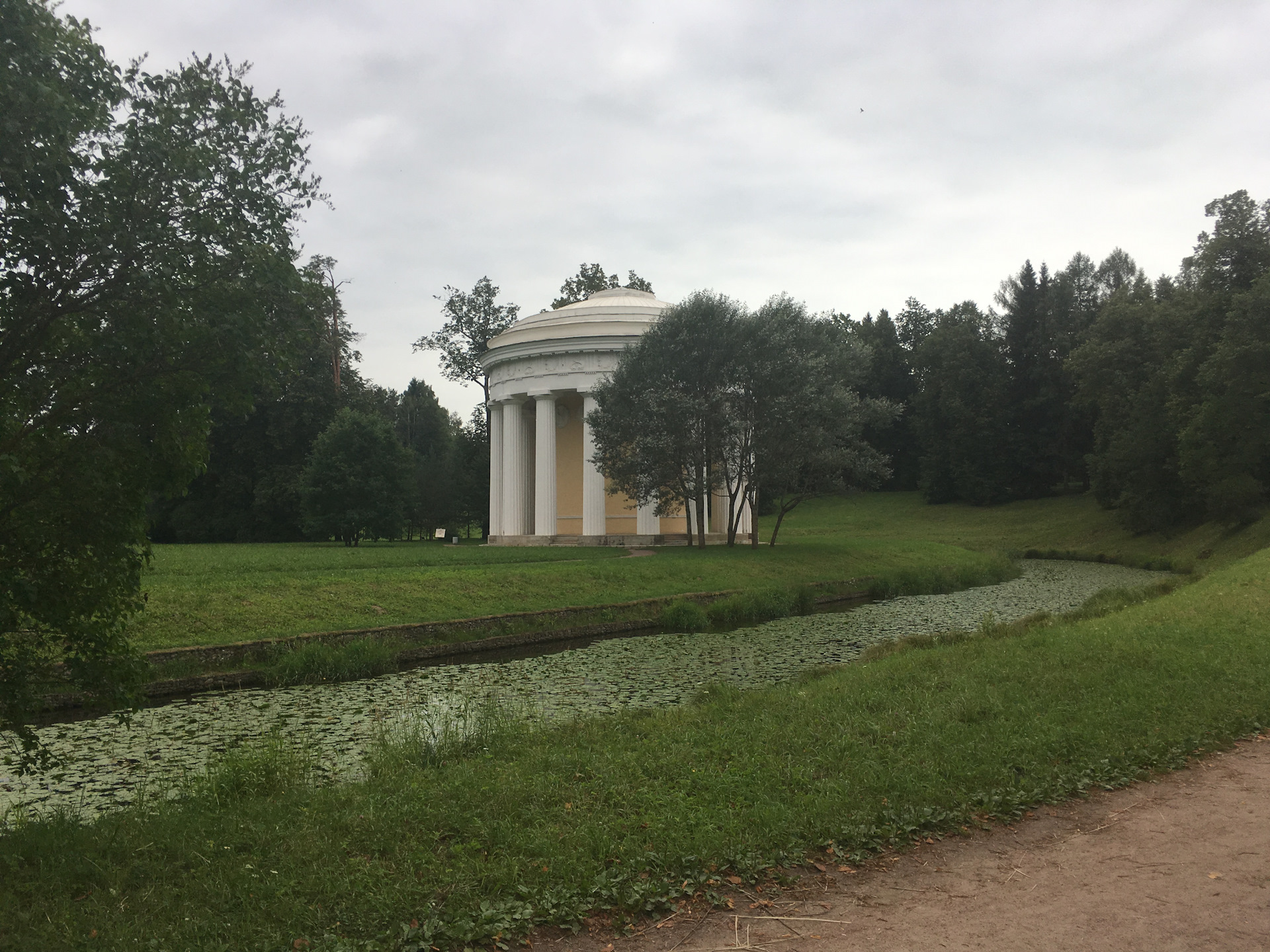 Луговой парк в Петергофе