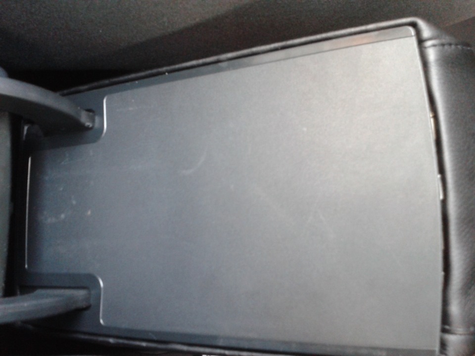 Обтянул подлокотник кожей — Skoda Octavia Mk2, 1,6 л., 2012 года ...