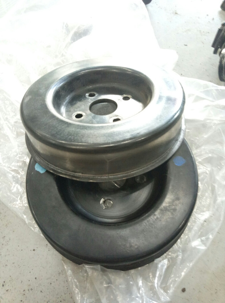 видна трещина — Mitsubishi Airtrek