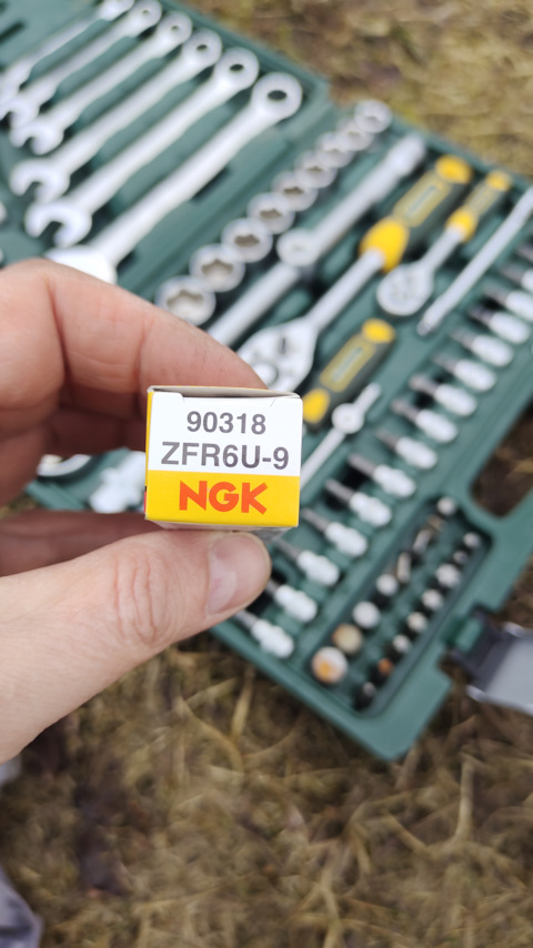 ZFR6U9 Свеча зажигания 90318 NGK | Запчасти на DRIVE2