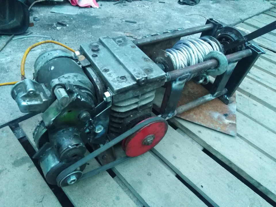 Продолжение баловства с стимпанк лебёдкой. Сделал редуктор, и установил ...