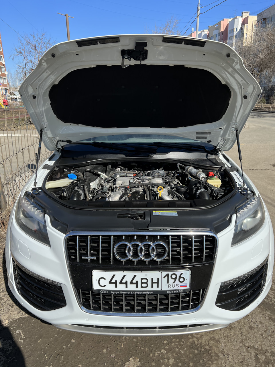 Мойка двс и подкапотки — Audi Q7 (1G), 4,1 л, 2014 года | эвакуация | DRIVE2