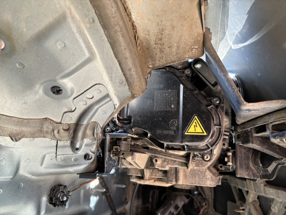 Замена лампочки, дальнего и ближнего света, без снятия бампера и фар ...