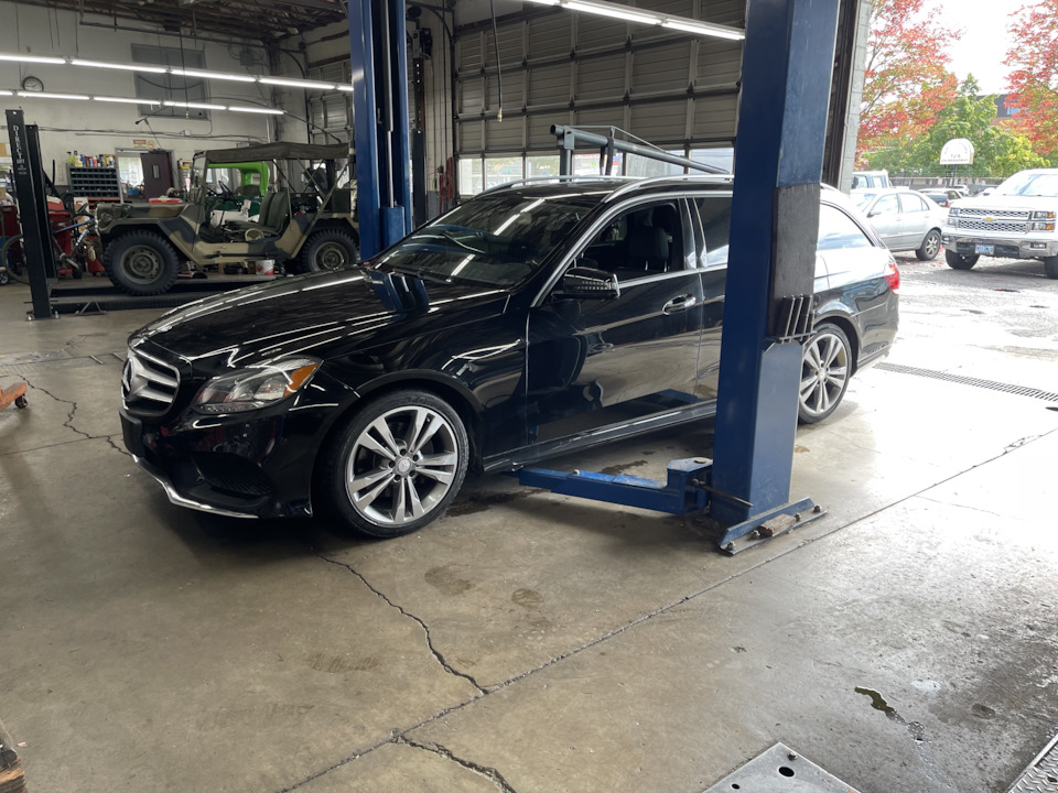 Фото в бортжурнале Mercedes-Benz E-Class (W212)