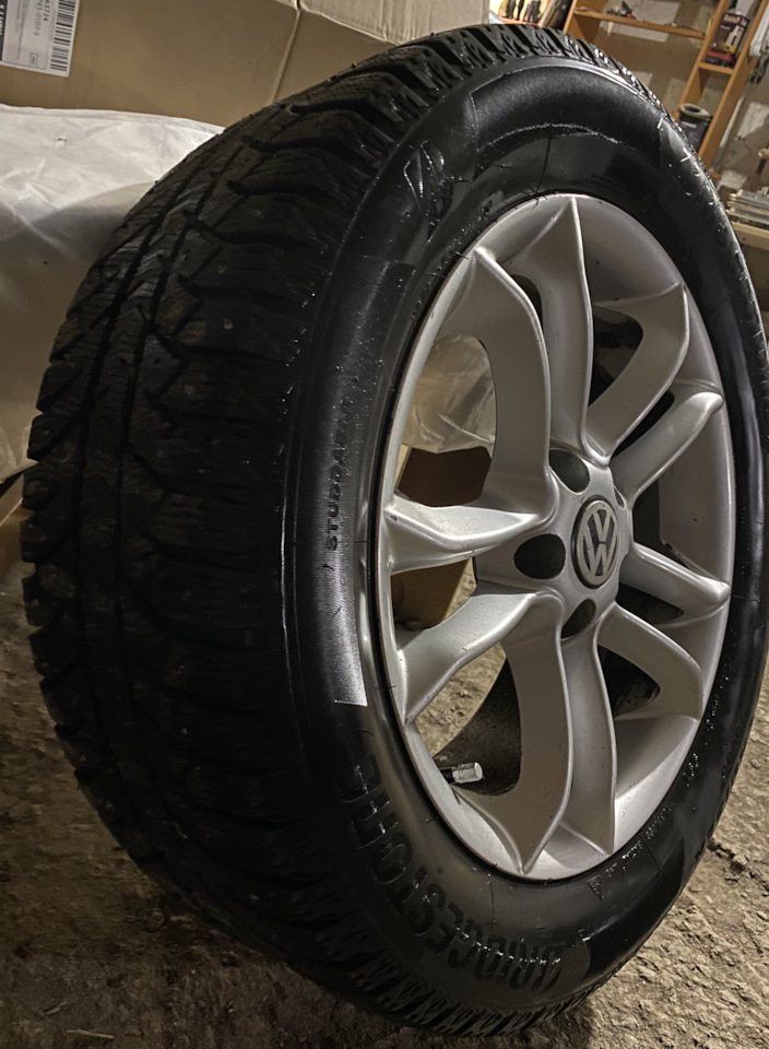 Литые диски Volkswagen 7Jx17 ET43 5x112 на Volkswagen Tiguan (1G). Б/у ...