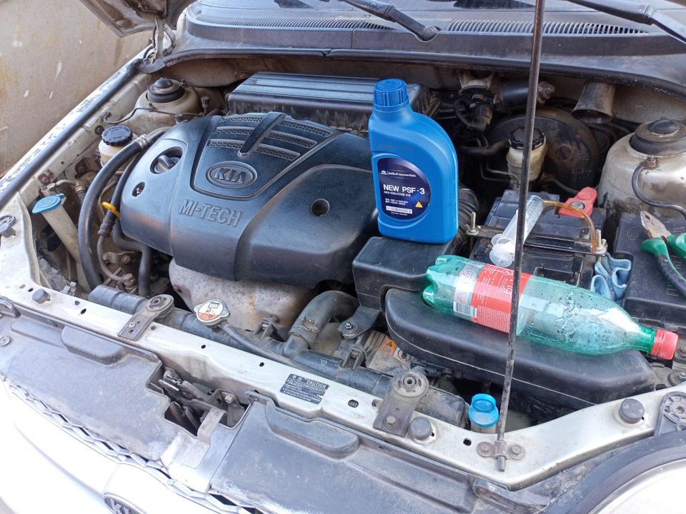 Замена жижи гидрача — KIA Rio (1G), 1,5 л, 2003 года | своими руками ...