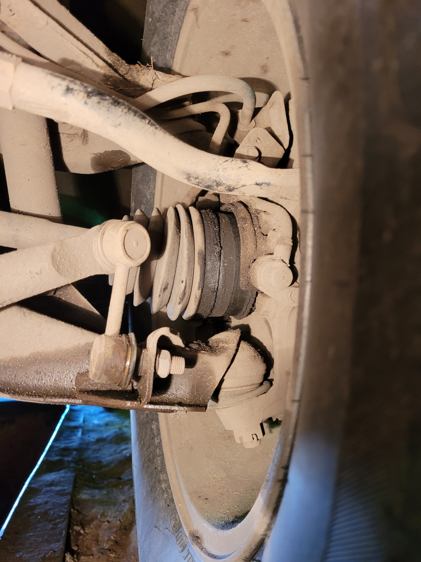 Слетел хомут шруса. Попытка импортозаместить. — Mitsubishi Montero III ...