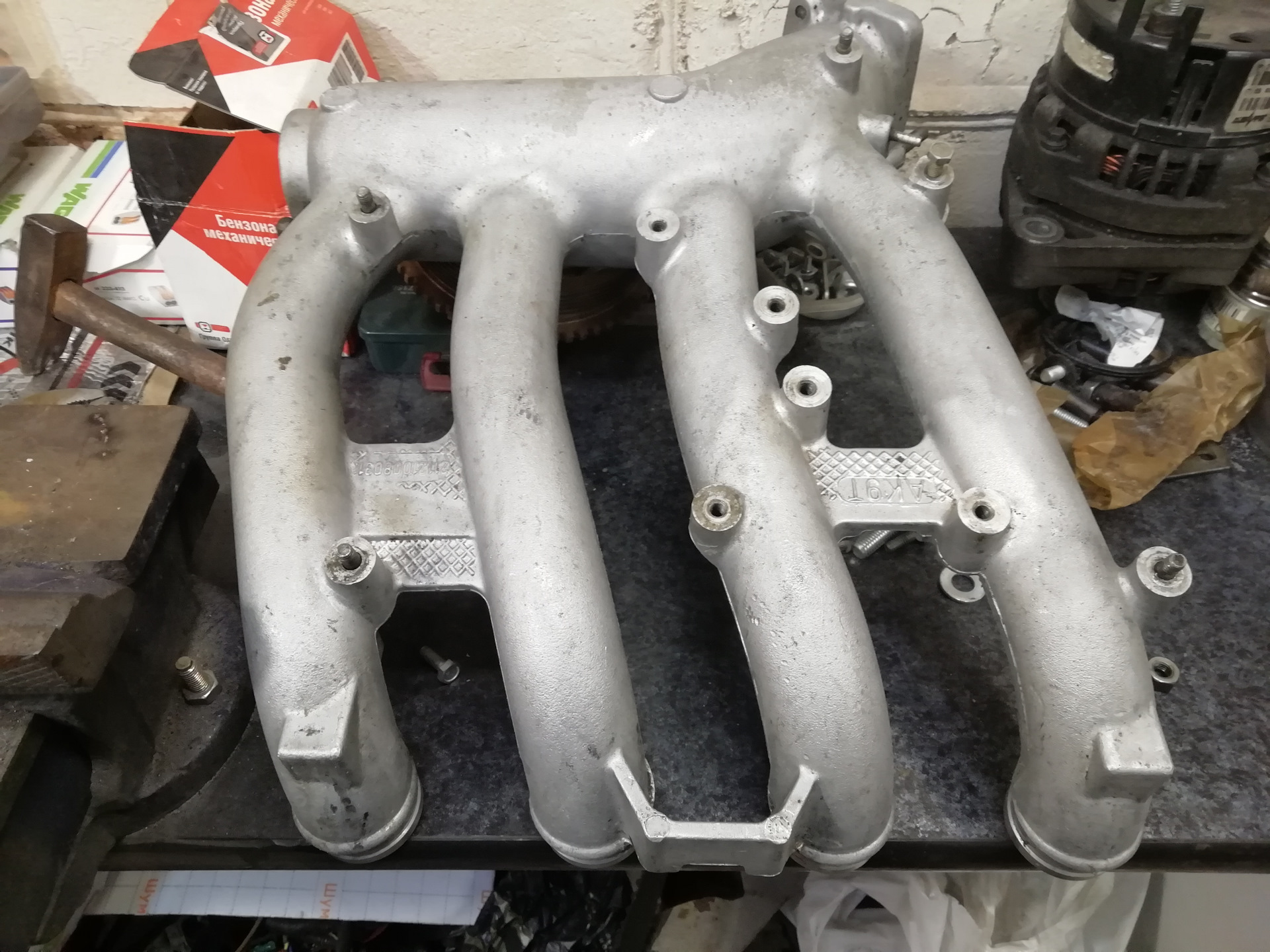 Ресивер ваз 2112 1. Впускной коллектор ваз 2112. Впускной коллектор ваз 2112 16 клапанов 1. Коллектор впускной 2112 16кл 1. 5.