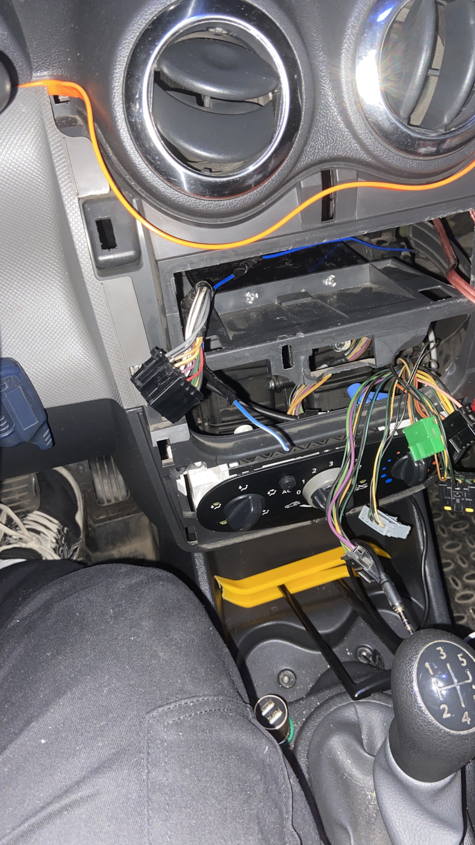 Фото в бортжурнале Renault Logan (1G)