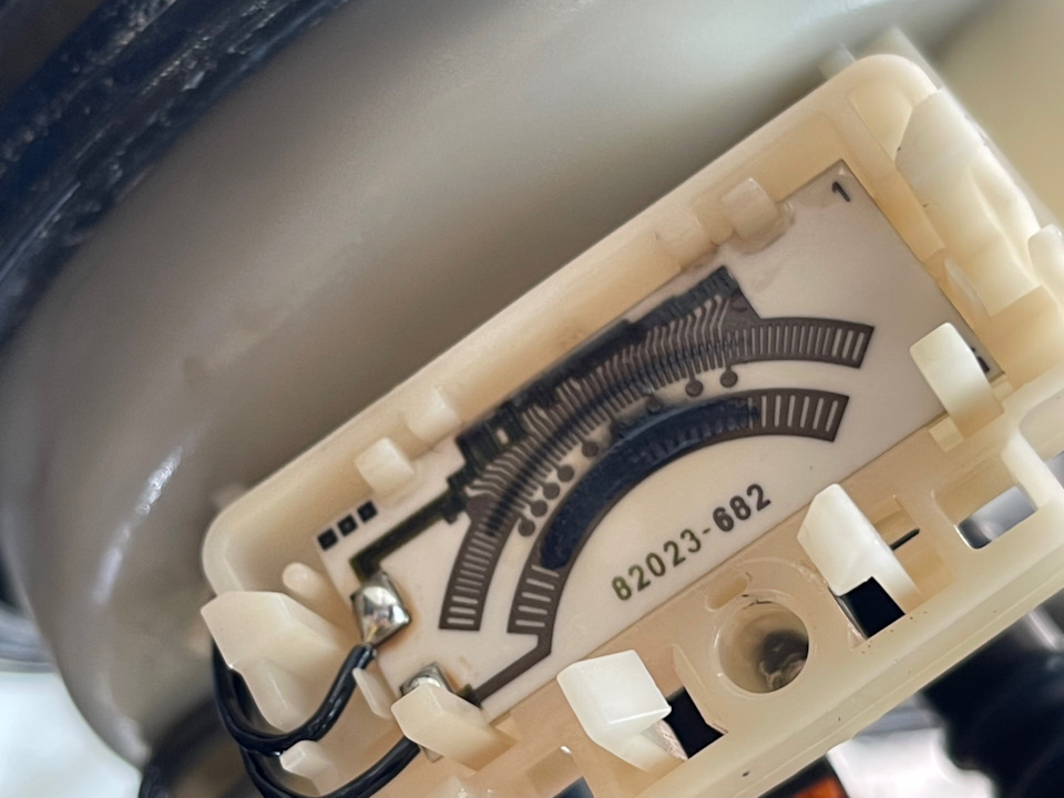 Неверные показания уровня в баке. Ревизия датчика. — Nissan Tiida (1G ...