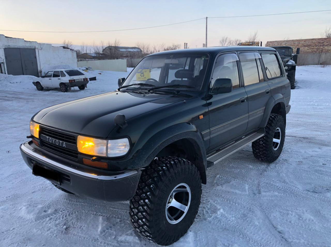 Колесо ленд крузер 80. Toyota Land Cruiser 80 боком. Крузак 80 на подвеске 2 дюйма и 35 колеса. Надкрылья на колеса на ленд Крузер 80 фото с ценами.