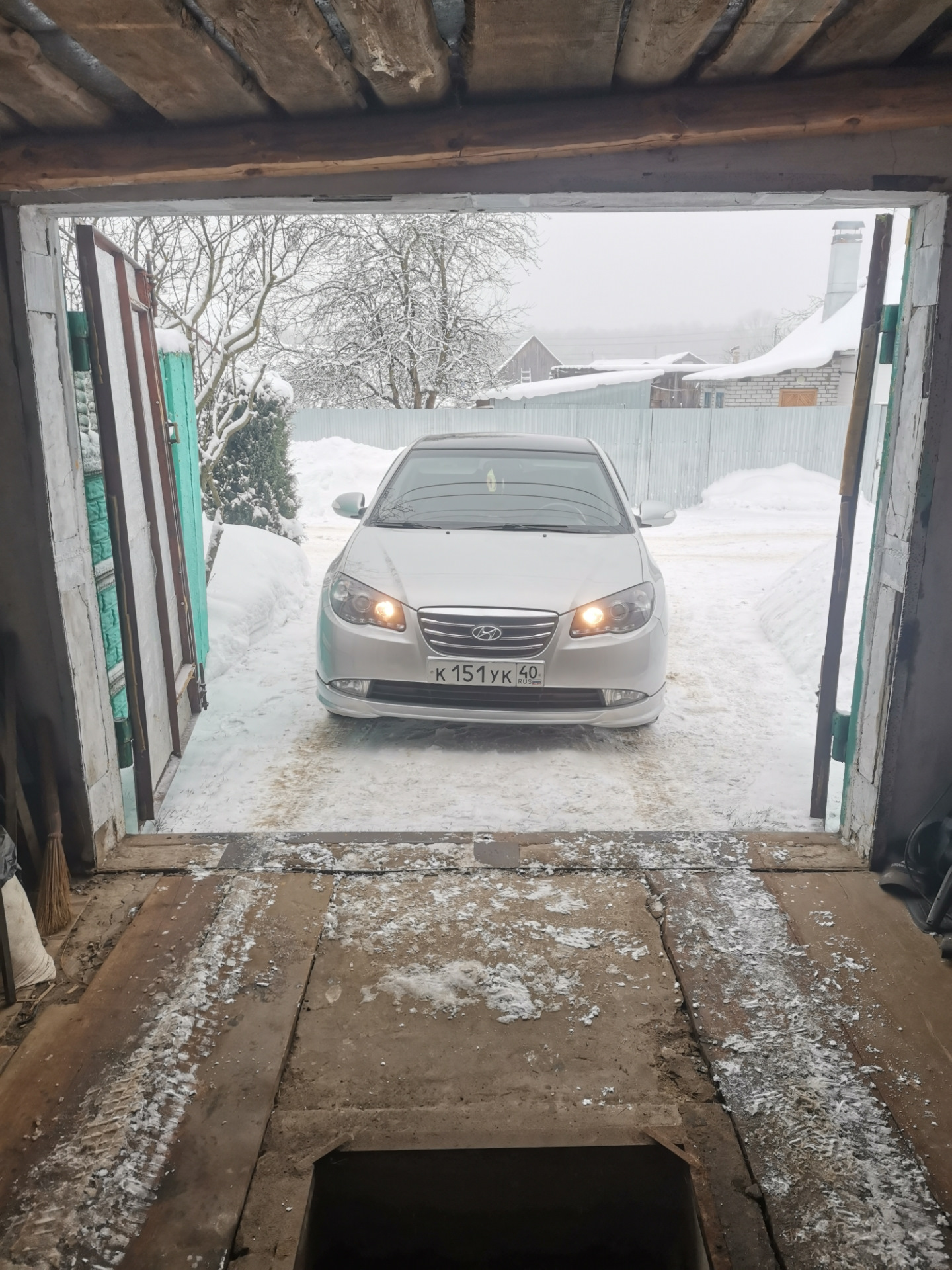 Дальний в пол накала — Hyundai Elantra (4G), 1,6 л, 2009 года ...