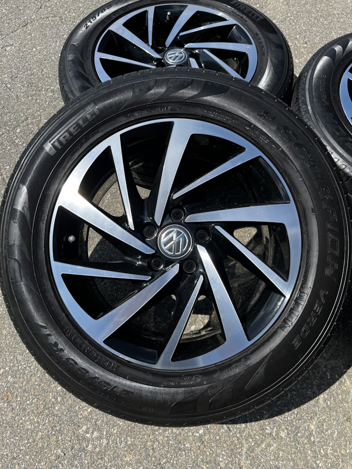 Литые диски Vag 6,5Jx17 ET38 5x112 на Volkswagen Tiguan (2G). Б/у | 60 ...