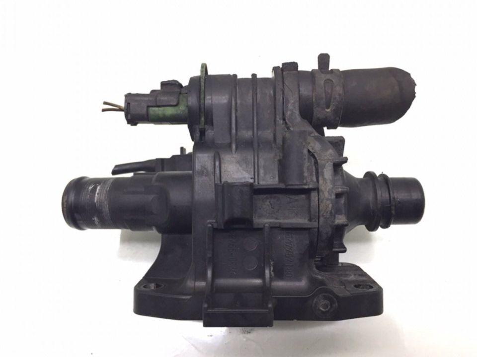 Замена термоэлемента термостата — Peugeot 5008 (1G), 1,6 л, 2010 года ...