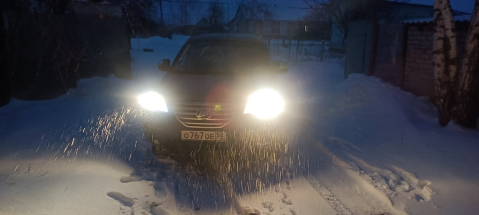 Лампа ближнего света на lifan x50. Лифан х 60 лампа переднего птф. Лампа ближнего света лифан х60. Ближний свет на лифан 60. Лампочки в противотуманные фары лифан х60.
