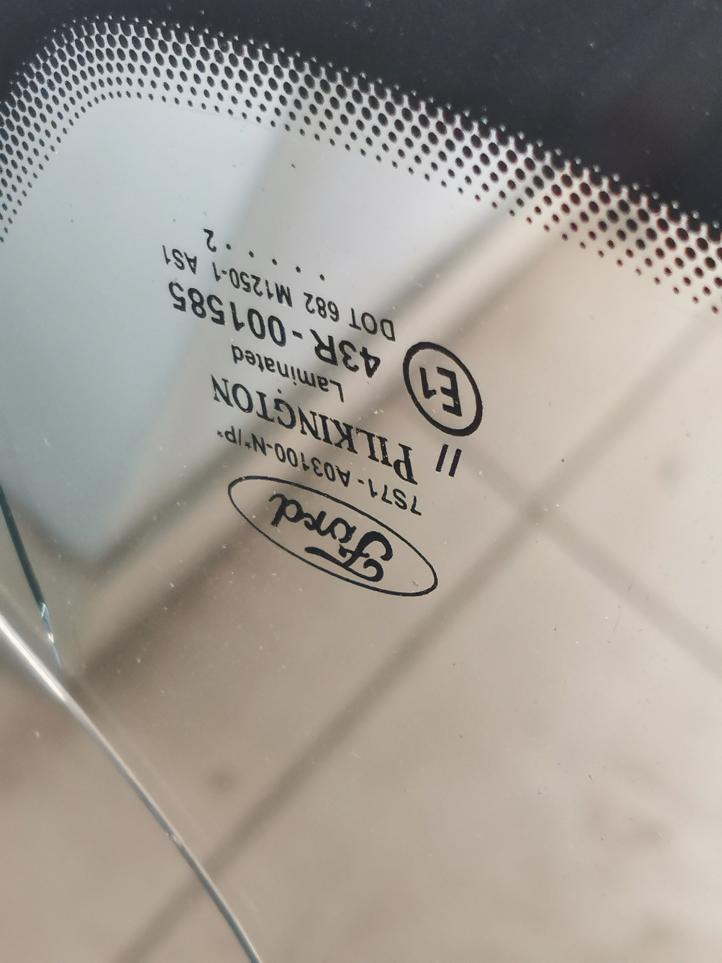 Замена лобового стекла с обогревом — Ford Mondeo IV, 2 л, 2011 года ...