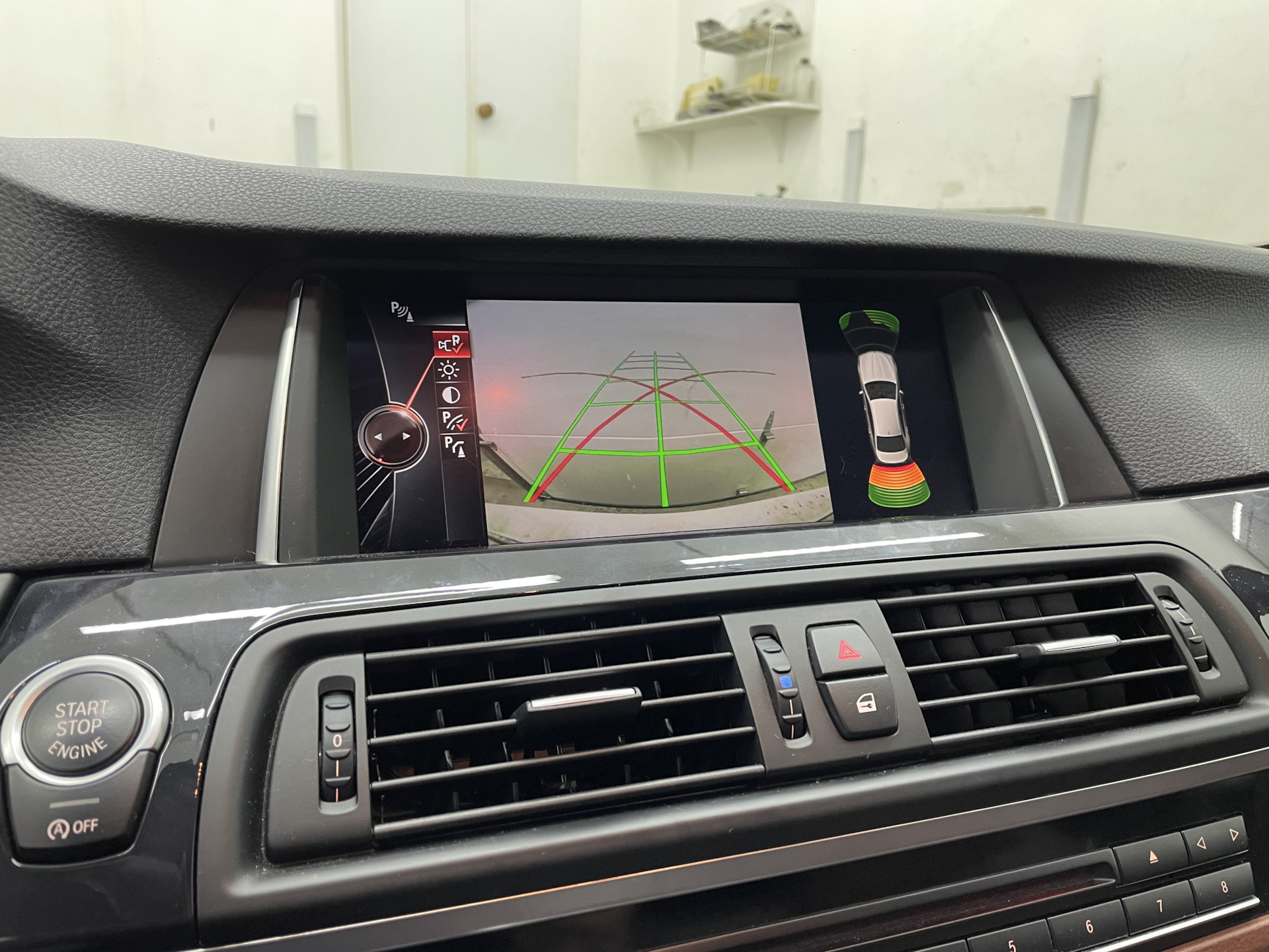 10. Камера заднего вида — BMW 5 series (F10), 2 л, 2016 года | своими ...