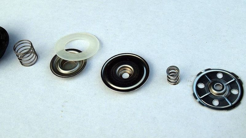 8nlNkt8eYXnVnW1cGcRQ2k nzoc 960 Как отремонтировать пробку расширительного бачка