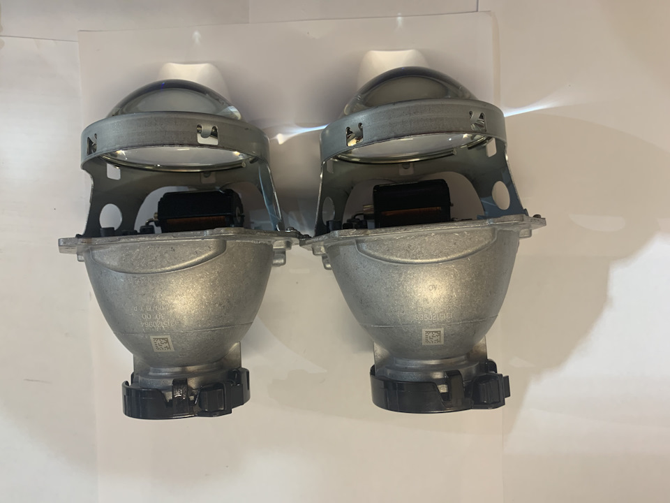 Комплект для замены штатных ксеноновых линз Toyota Avensis II (T250 ...