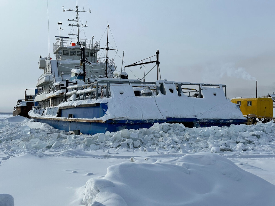 Без обеда и туалета»: Самая тяжелая работа в мире. Мужики в Якутии  рассказали, как вымораживают корабли — «Путешествия» на DRIVE2