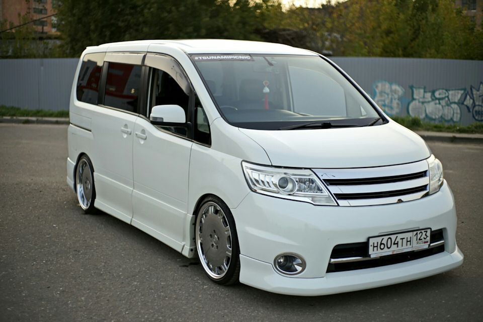 Nissan Serena c25 2008