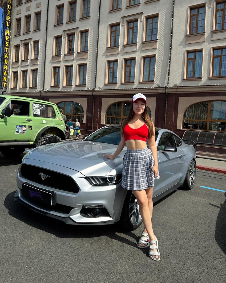 Как на Мустанг отреагировали в Туле? — Ford Mustang (6G), 2,3 л, 2015 года  | встреча | DRIVE2