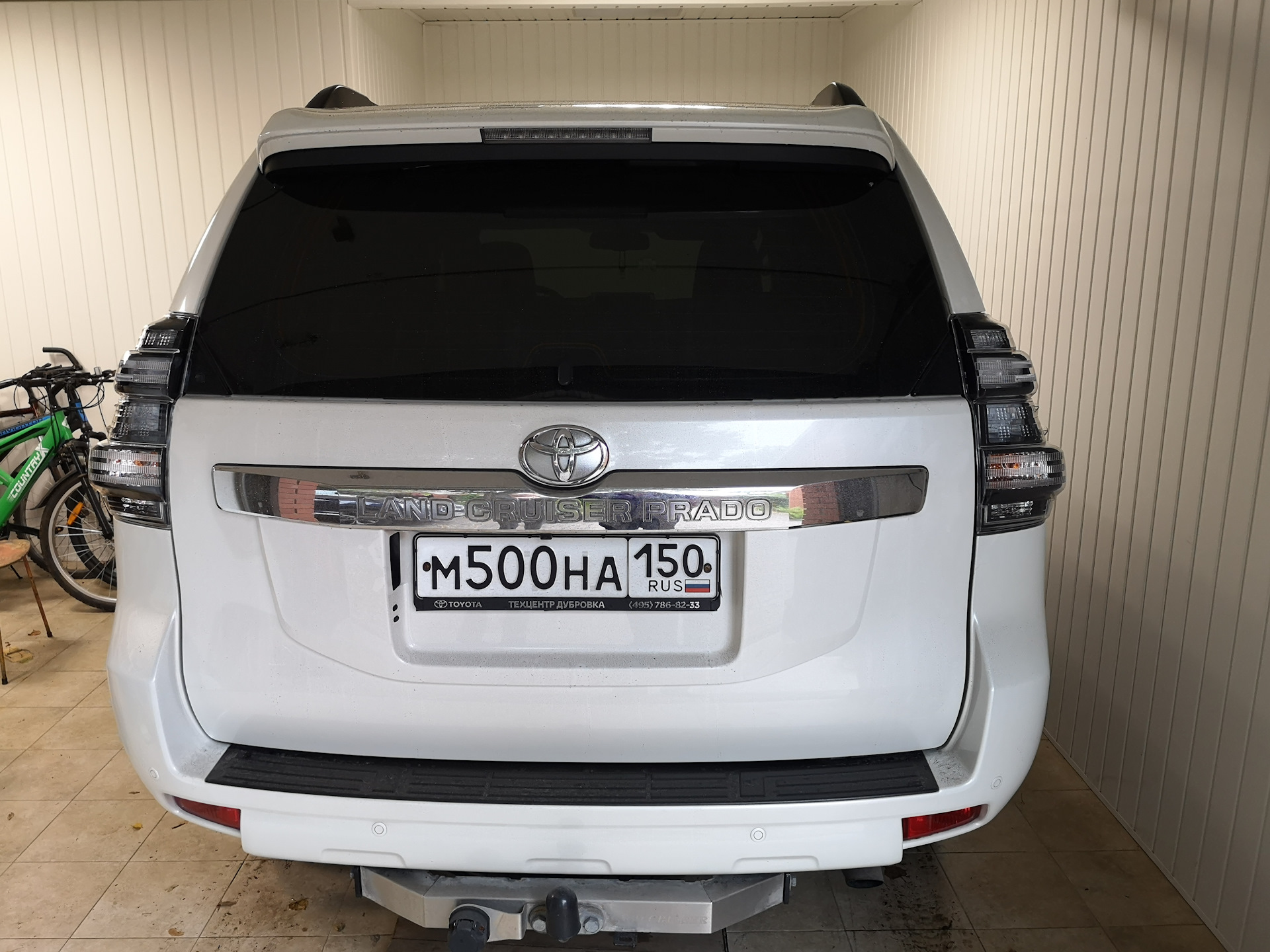 Парктроники прадо. Тойота Прадо 150 стайл. Toyota Land Cruiser Prado 150 Style. Прадо 150 комплектация стайл. Prado 150 Style вид сзади.