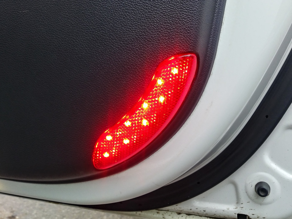 Фонарь led центральный на крышку багажника kia cerato 4 вместо отражателя